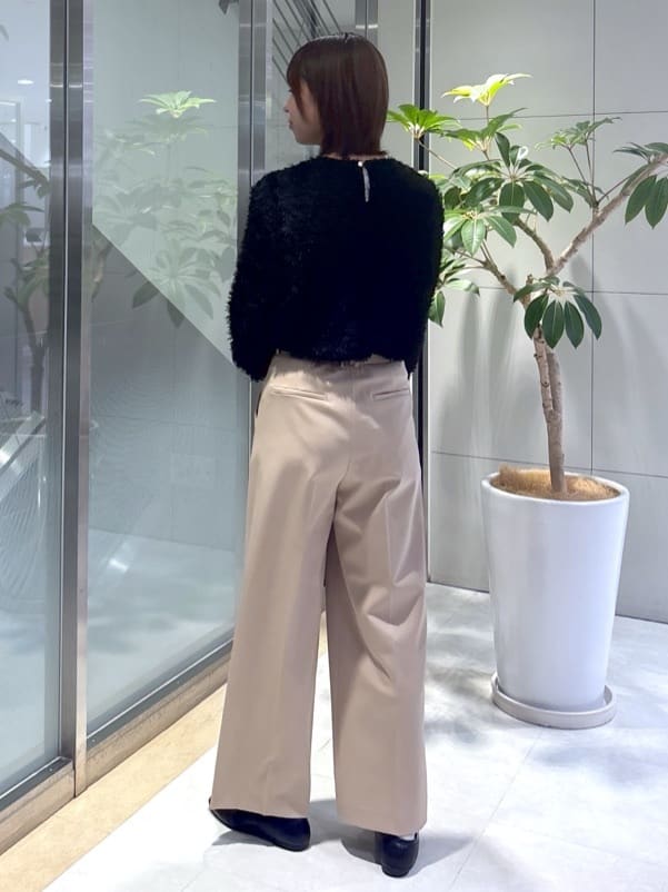 yukaさんの「UNTITLED｜【洗える/はっ水/後ろウエストゴム】ストレッチ2タックワイドパンツ」を使ったコーディネート