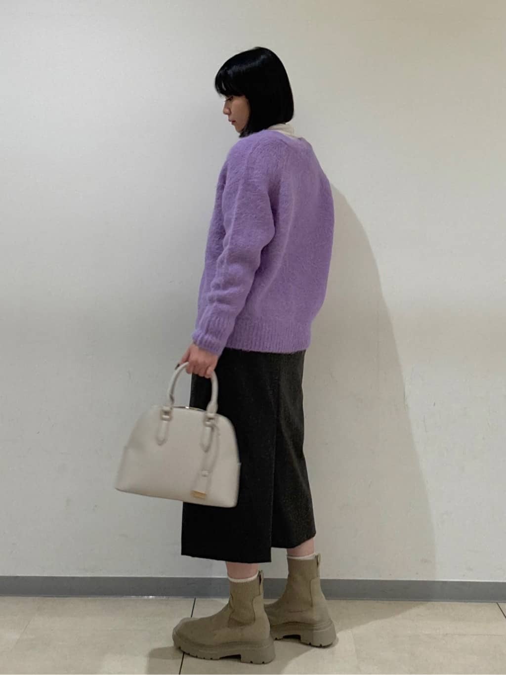 Itoさんの「UNTITLED｜【ウエスト後ろゴム/シーズンレス】シルクネップツイード ナロースカート」を使ったコーディネート