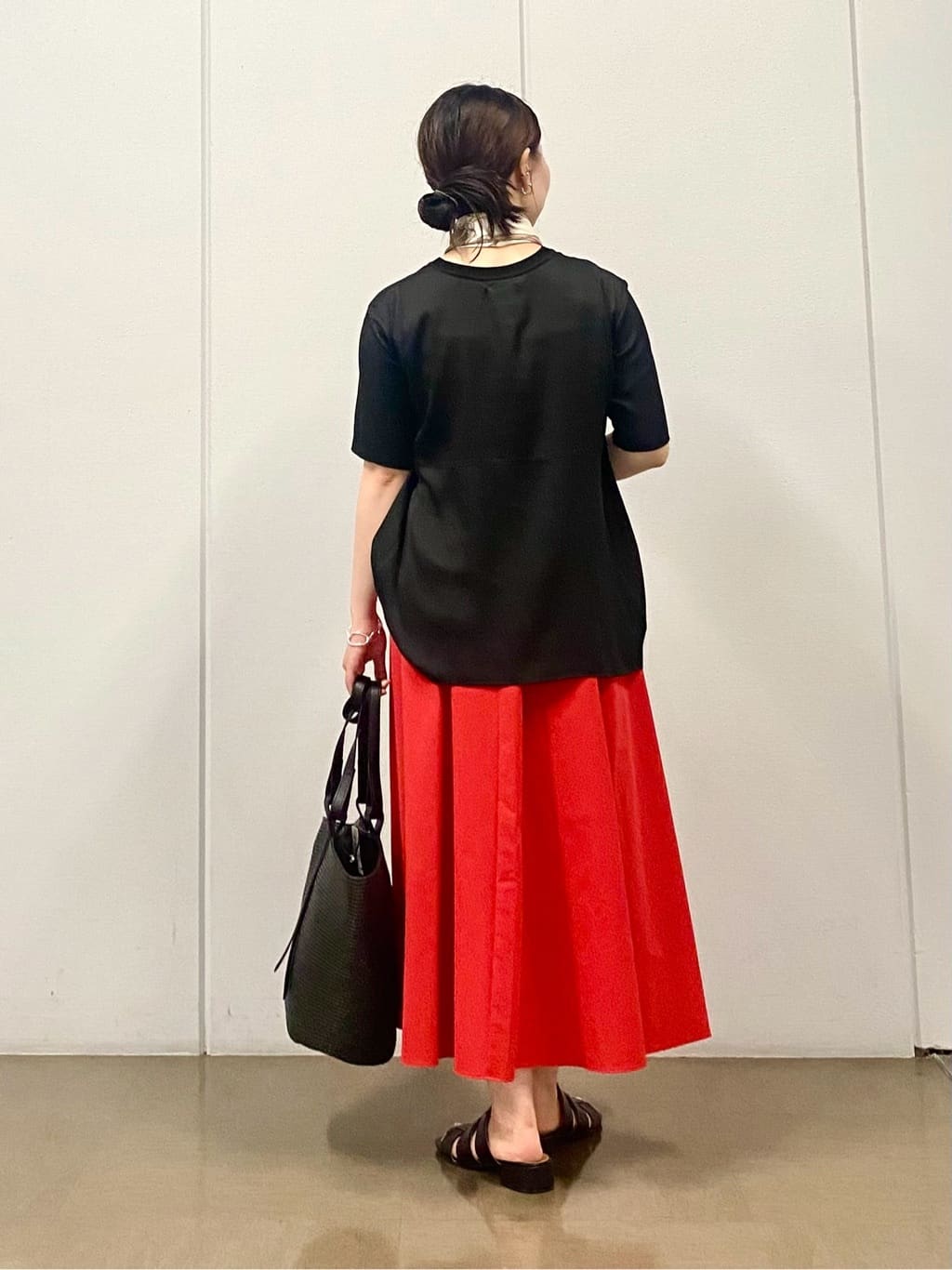 misakiさんの「INDIVI｜【バックシャン】デザインTブラウス」を使ったコーディネート