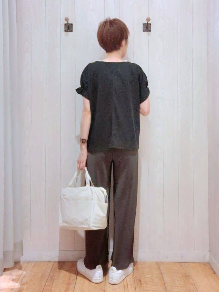 Ribさんの「SHOO･LA･RUE｜【S-LL/UV/プチプラ】お袖タックで好印象 デザインTシャツ」を使ったコーディネート