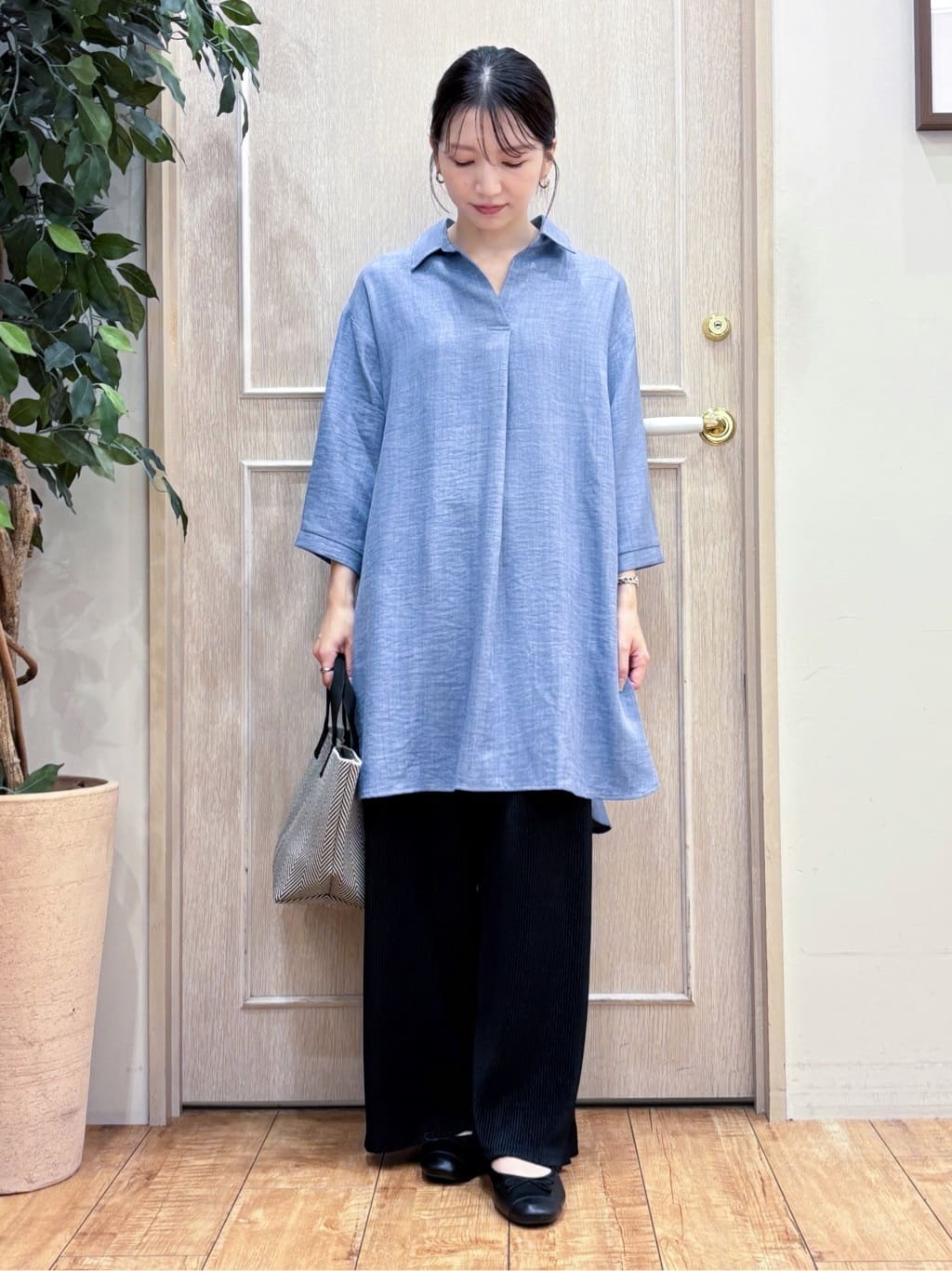 なみさんの「SHOO･LA･RUE｜【S-LL/体型カバー】さらっとしたタッチが魅力 デニムライクチュニック」を使ったコーディネート