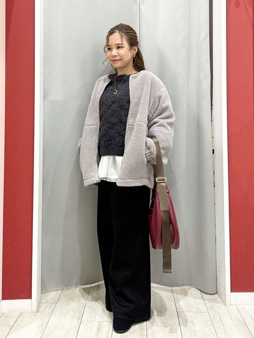 shioさんの「SHOO･LA･RUE｜【S-LL】ふんわり大人の 透かし編みニット」を使ったコーディネート