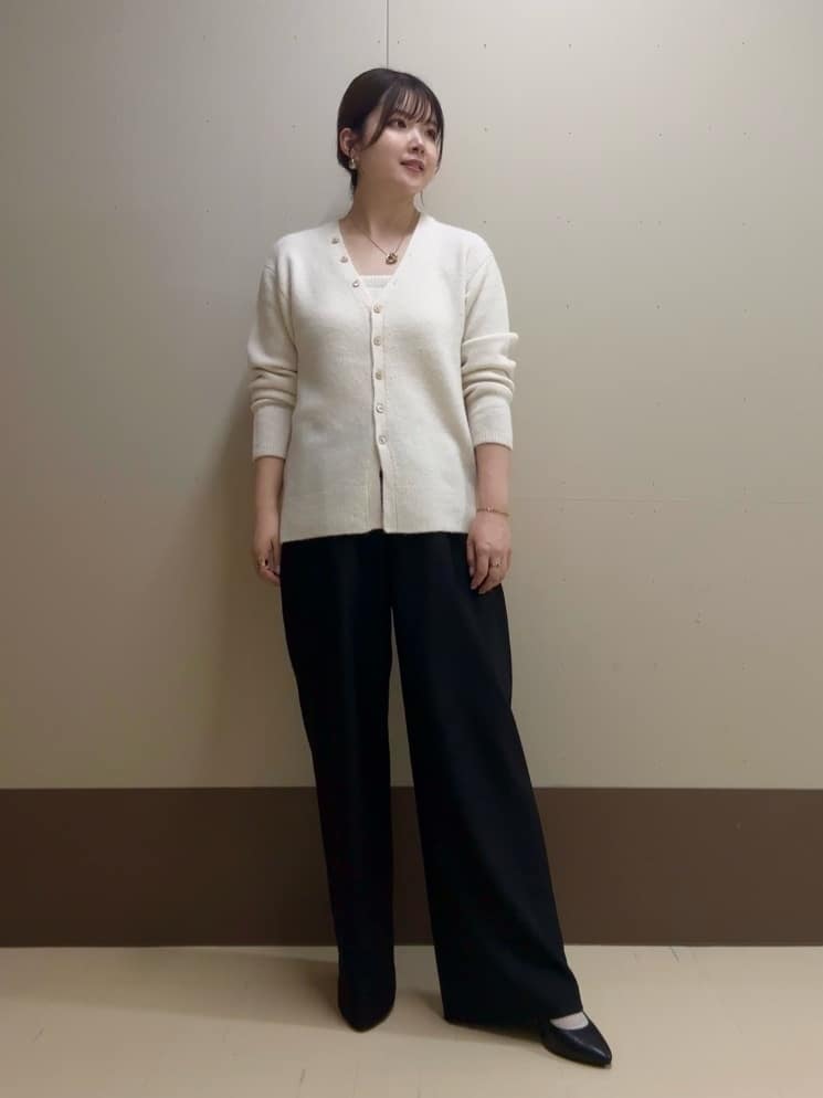 Atsumiさんの「UNTITLED｜【トレンド/柔らかな素材感】ビスチェセットカーディガン」を使ったコーディネート