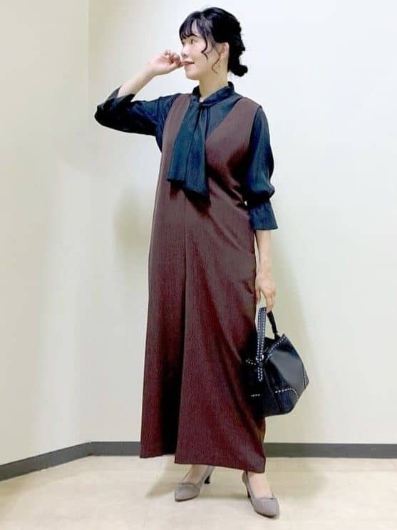  beni_gingerさんの「Reflect｜【キレイめスタイル／通勤におすすめ◎】ボウタイシャンブレーカラーブラウス」を使ったコーディネート