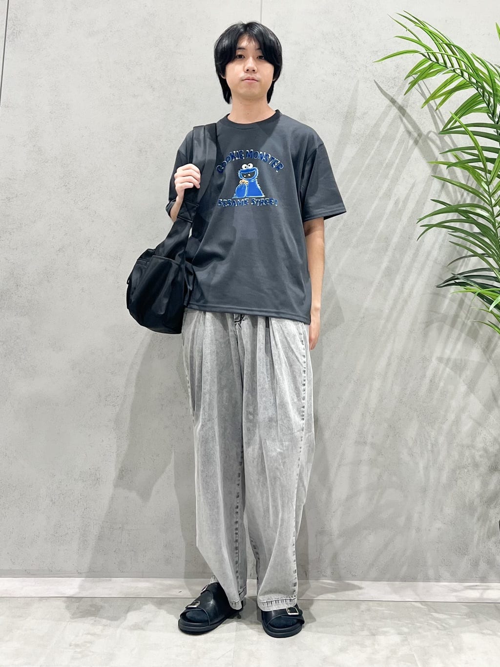 SHI-MAさんの「THE SHOP TK｜セサミストリートTシャツ／親子リンク」を使ったコーディネート