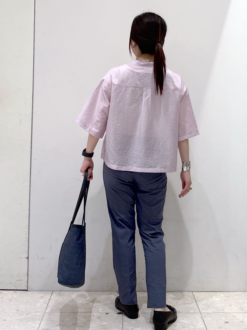 mameさんの「OPAQUE.CLIP｜シアーダブルポケットシャツ【洗濯機洗い可】」を使ったコーディネート