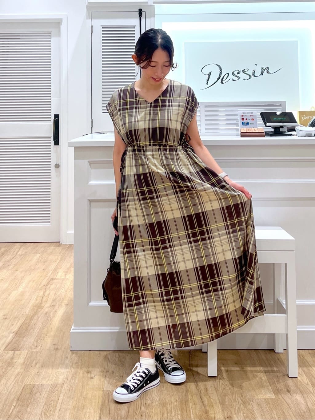canaさんの「Dessin｜【リンクコーデ・洗える】ウエストドロスト付きチェック柄ワンピース」を使ったコーディネート