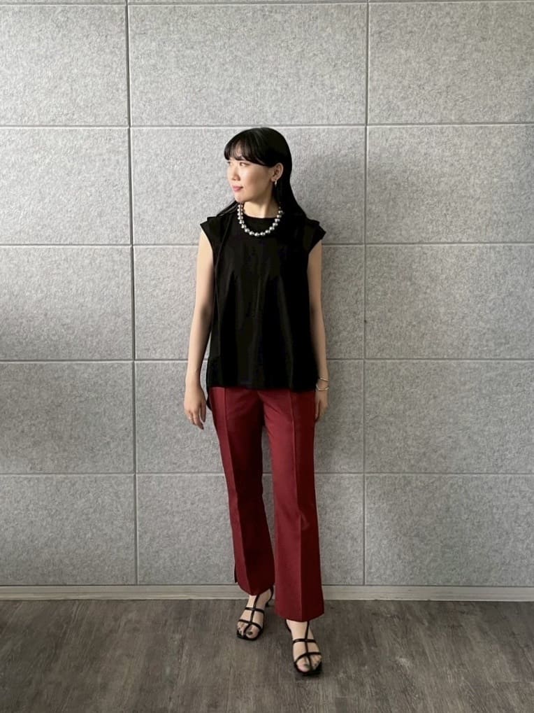 rinaさんの「INDIVI｜クロップドスリットパンツ」を使ったコーディネート