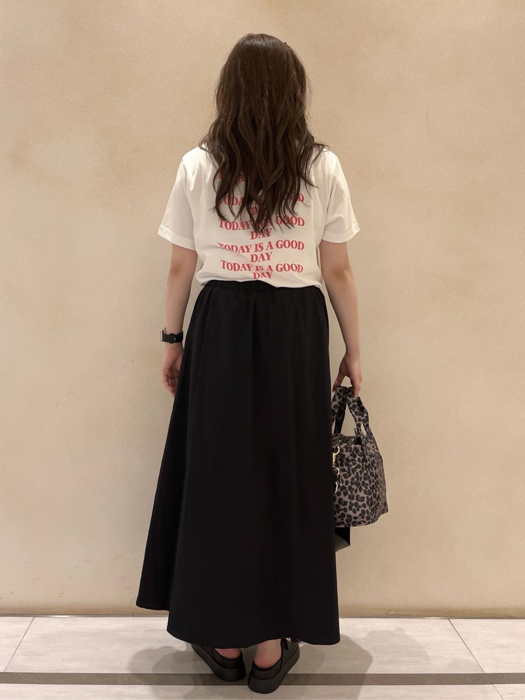 RISAさんの「OPAQUE.CLIP｜【Pontre Studio／ポンレストゥディオ】別注グラフィックTシャツ」を使ったコーディネート