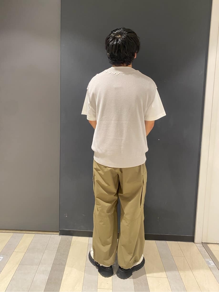 石井友也さんの「tk.TAKEO KIKUCHI｜◆クロップドVネックニットベスト」を使ったコーディネート