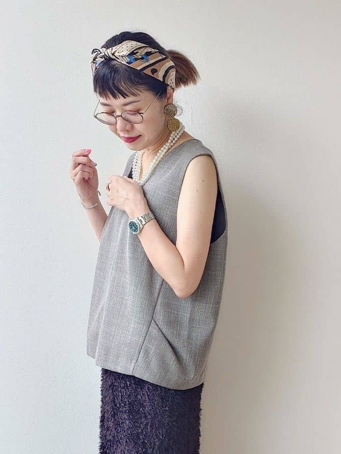 MUTSUKOさんの「UNTITLED｜【セットアップ可/洗える】梳毛調合繊Vネックベスト」を使ったコーディネート