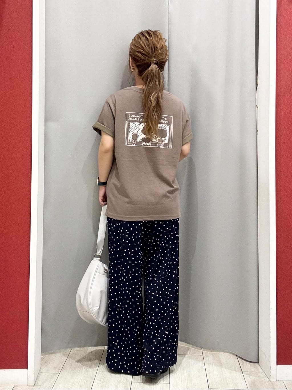 shioさんの「SHOO･LA･RUE｜【ひんやり/選べる2柄】大人のリラックスコーデに プリント柄パンツ」を使ったコーディネート