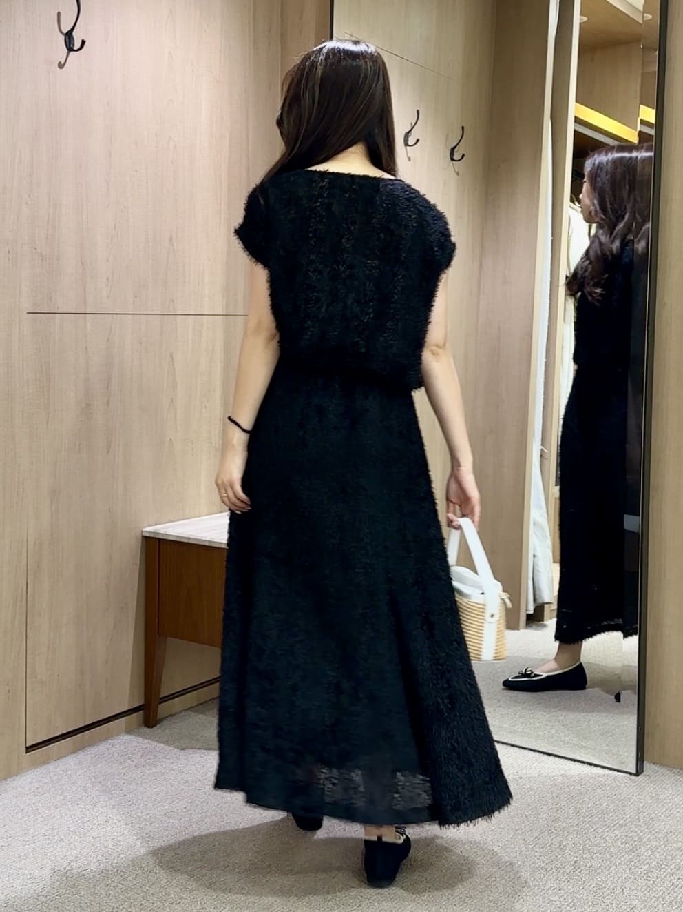しょんさんの「UNTITLED｜【セットアップ可/洗える】フェザーフレンチスリーブブラウス」を使ったコーディネート