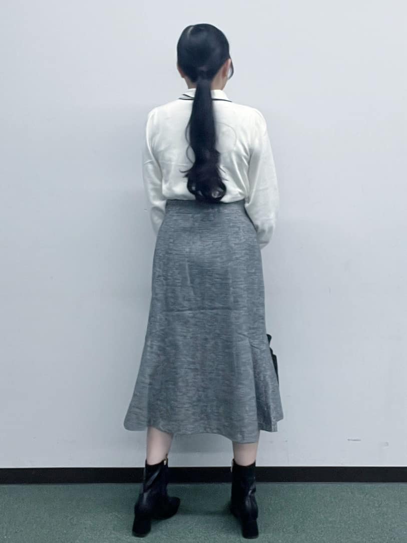 Hitomiさんの「index｜ゴールドパーツ付きボウタイニット【洗濯機OK】《10col／XS～LL》」を使ったコーディネート