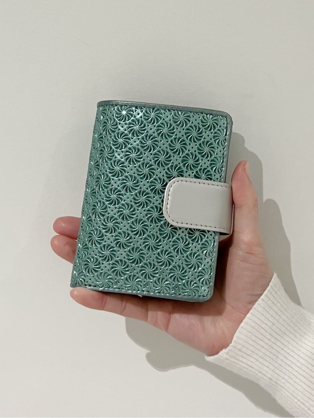 Cさんの「HIROKO HAYASHI｜GIRASOLE PIPERITA（ジラソーレ ピペリータ）二つ折り財布」を使ったコーディネート