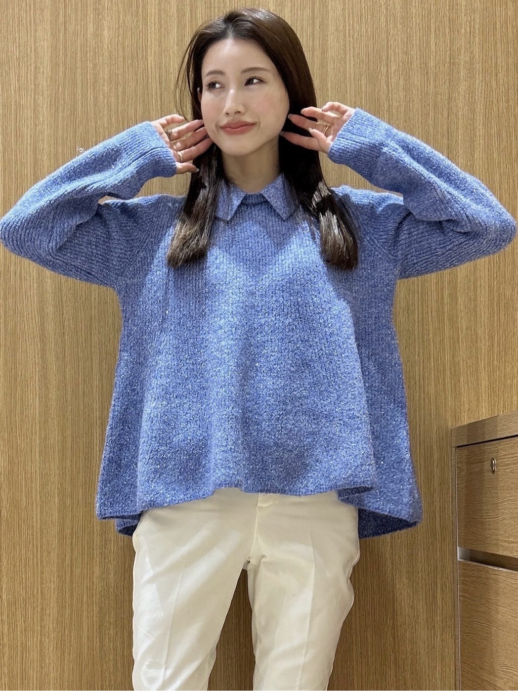 maiさんの「OPAQUE.CLIP｜スパンコールラメ衿2WAYペプラムニット【洗濯機OK】」を使ったコーディネート