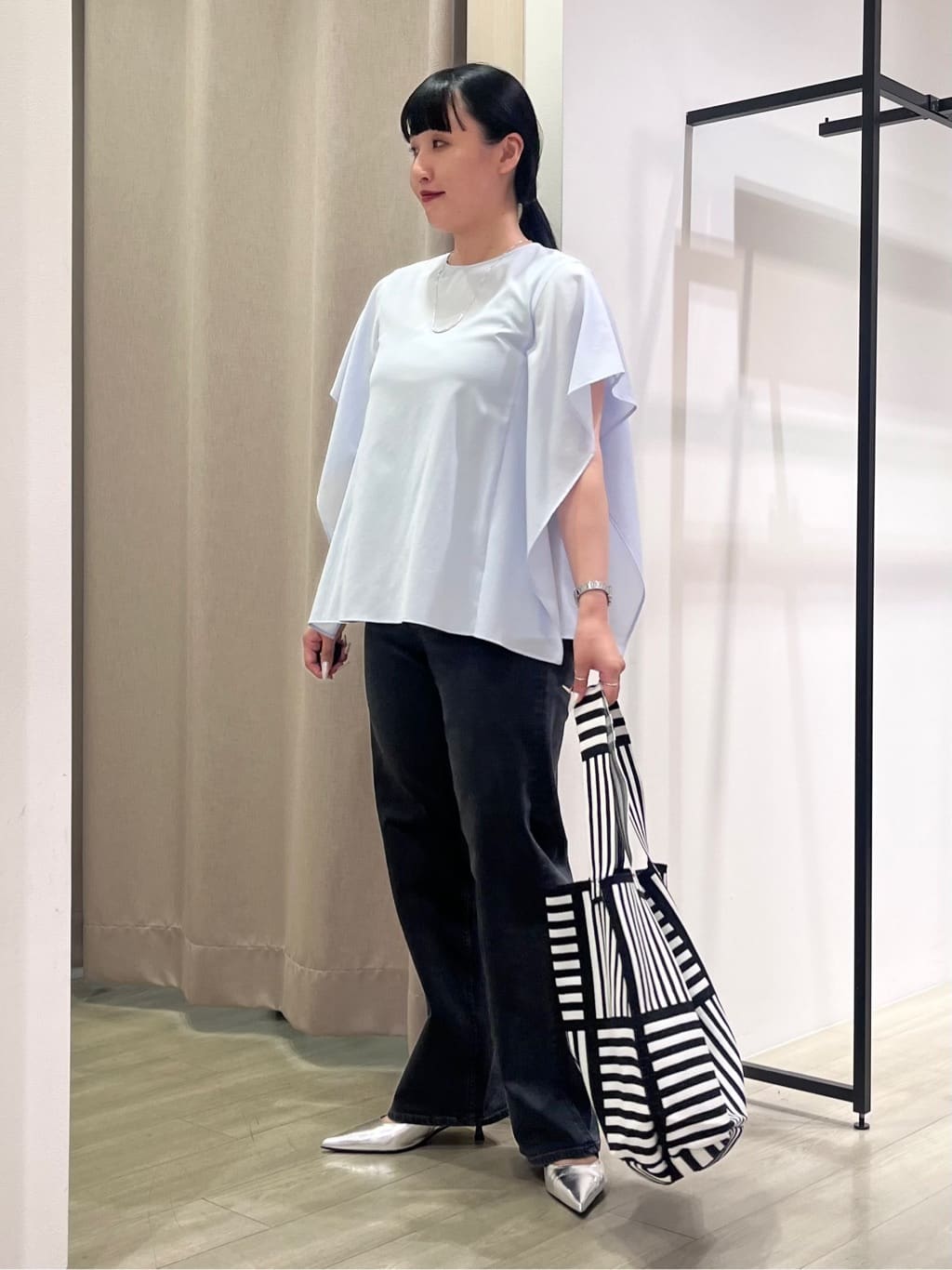 hasuさんの「INDIVI｜【体型カバー】スクエアブラウス」を使ったコーディネート