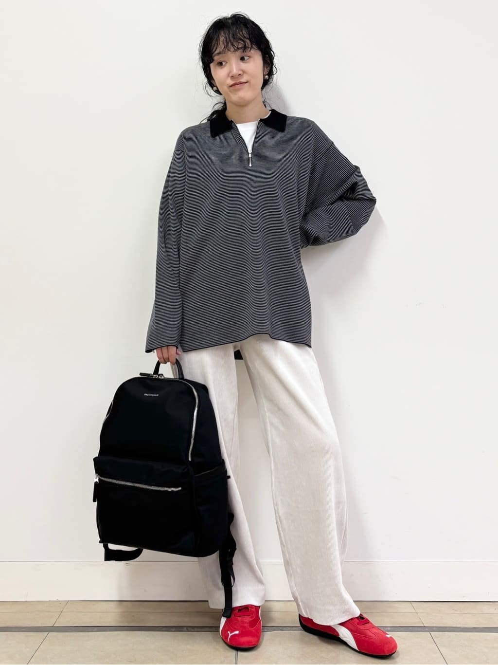 YOKOTAさんの「DRESSTERIOR｜コーデュロイイージーワイドパンツ」を使ったコーディネート