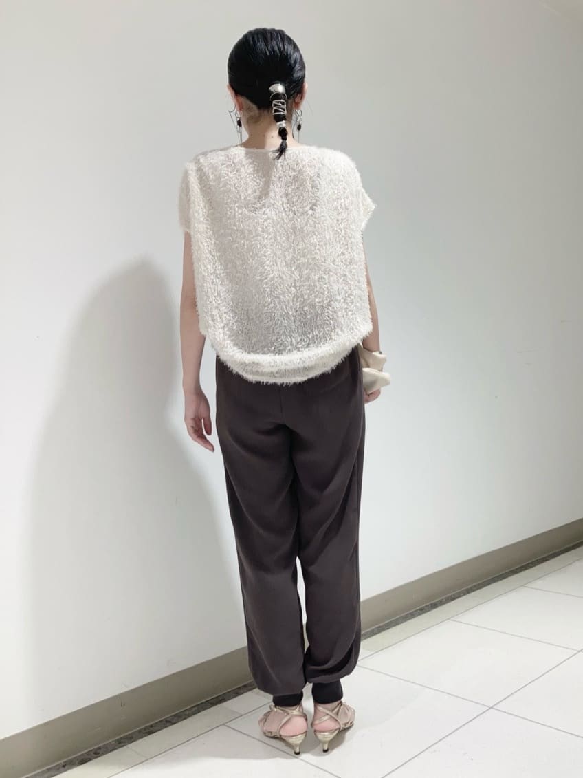 環さんの「UNTITLED｜【セットアップ可/洗える】フェザーフレンチスリーブブラウス」を使ったコーディネート