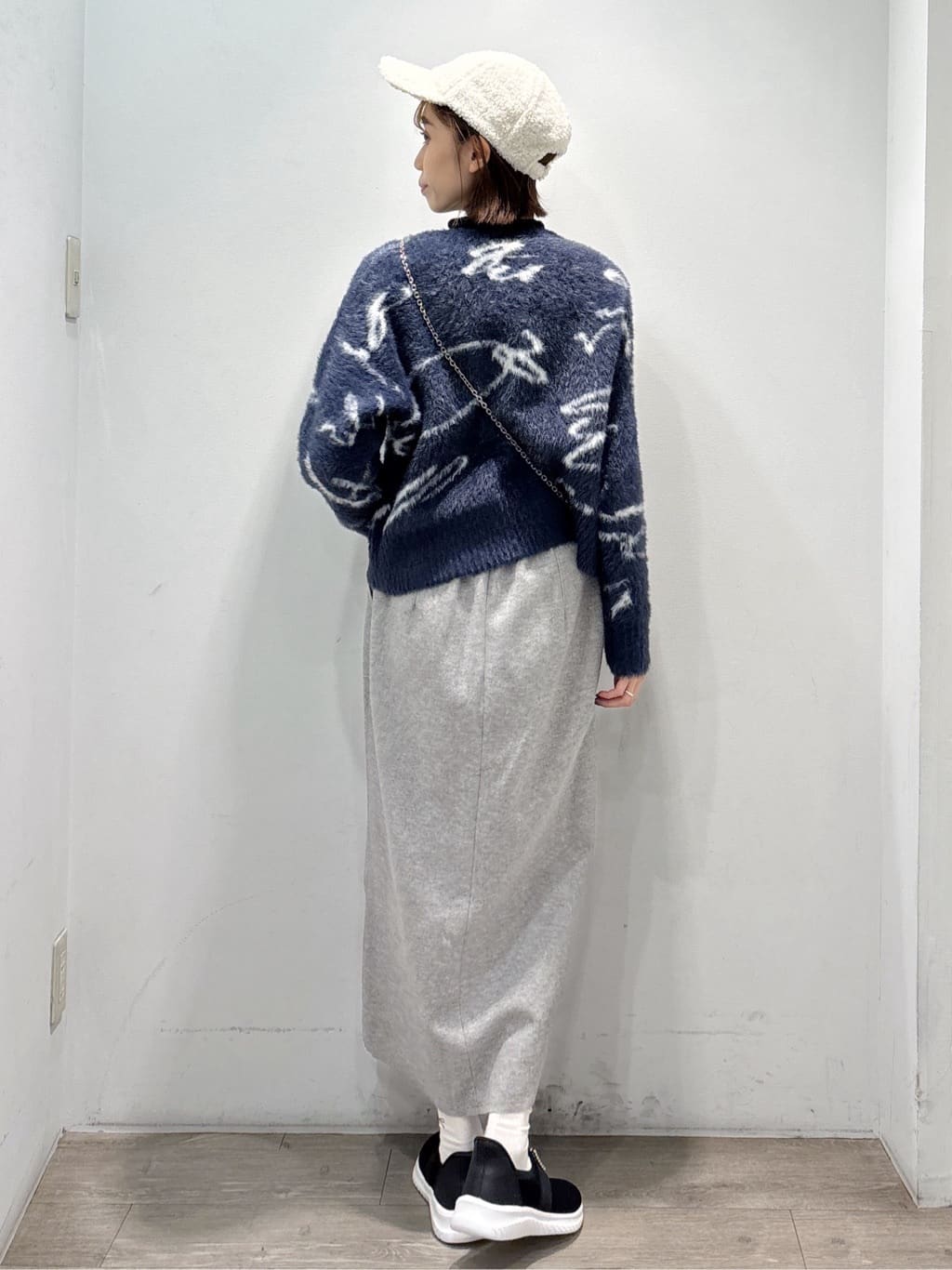 ぶまりんさんの「OPAQUE.CLIP｜アート柄シャギーニット【洗濯機OK】」を使ったコーディネート