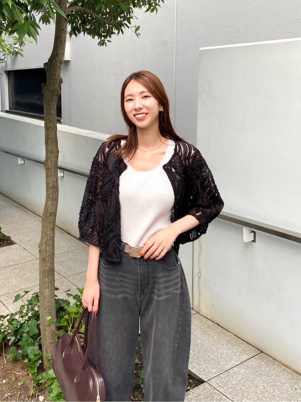 めぐさんの「OPAQUE.CLIP｜シアー刺繍レース前開きブラウス【洗濯機洗い可】」を使ったコーディネート