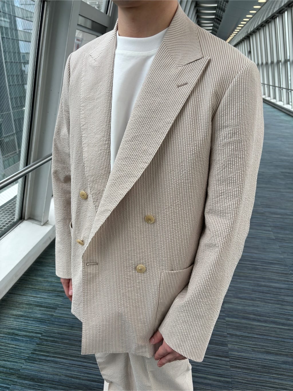 圭哉さんの「TAKEO KIKUCHI｜【抗菌防臭／5サイズ展開】ハイゲージポンチ Tシャツ」を使ったコーディネート