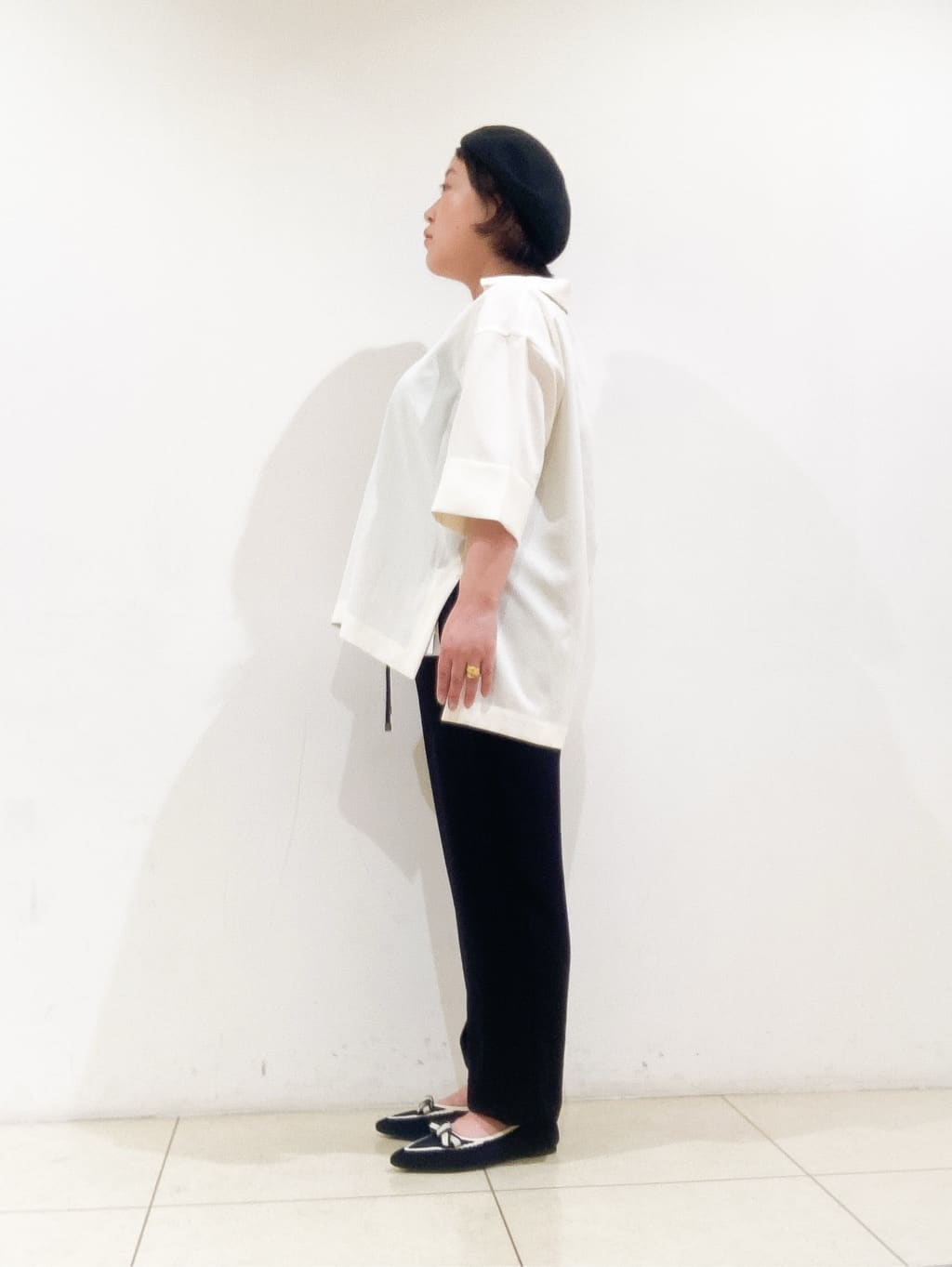 takedaさんの「UNTITLED｜【UVカット/接触冷感/吸水速乾/ゆったり】V開きネックシャツ」を使ったコーディネート
