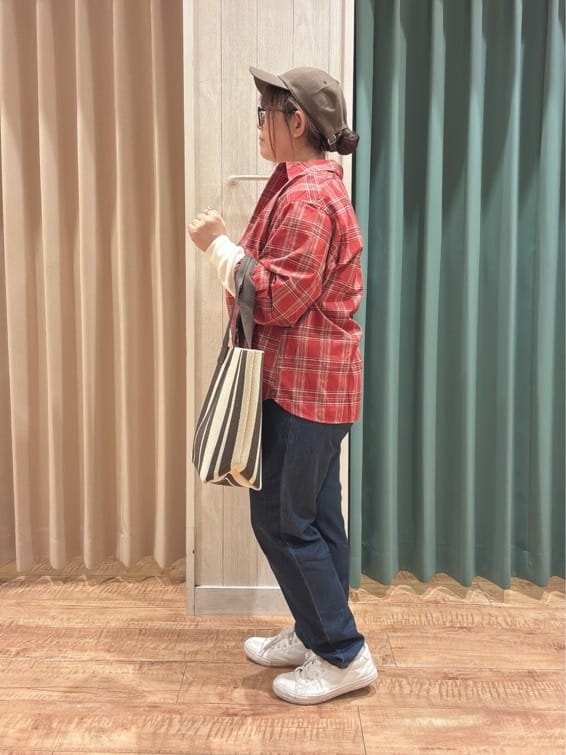 タガさんの「SHOO･LA･RUE｜【着丈選べる】オーバーサイズのチェックシャツ」を使ったコーディネート