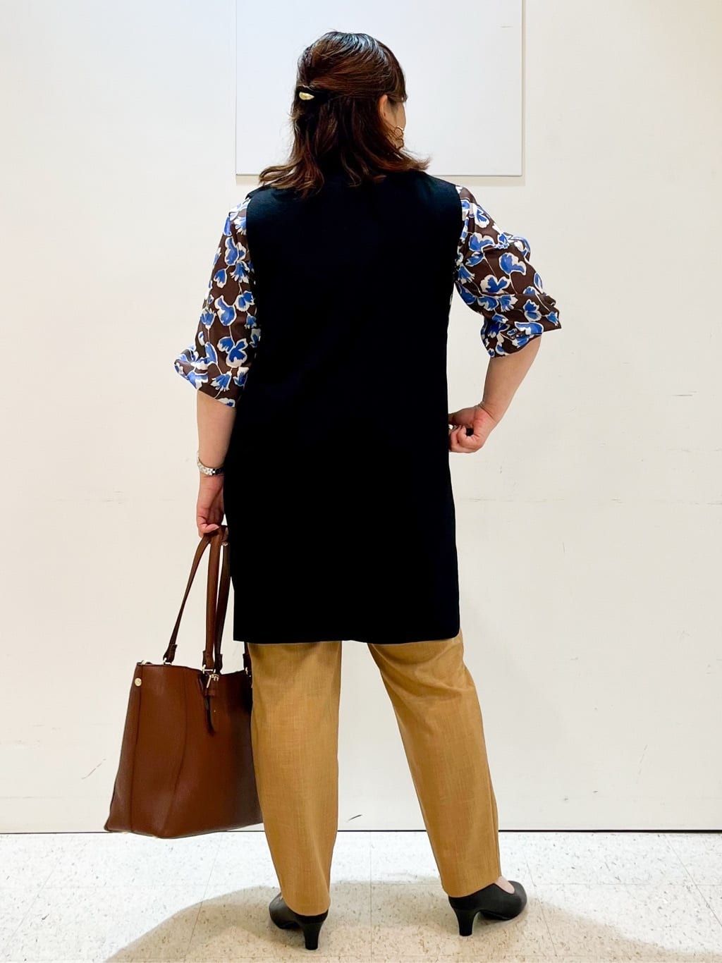 kimmyさんの「Reflect｜【ジャケットのインナーにおすすめ◎】花柄タックデザインブブラウス」を使ったコーディネート