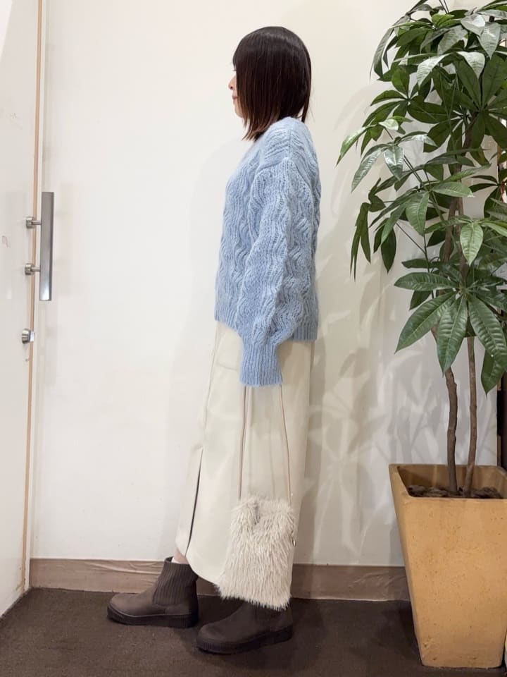 宗形さんの「SHOO･LA･RUE｜【S-LL】ふんわり大人の 透かし編みニット」を使ったコーディネート