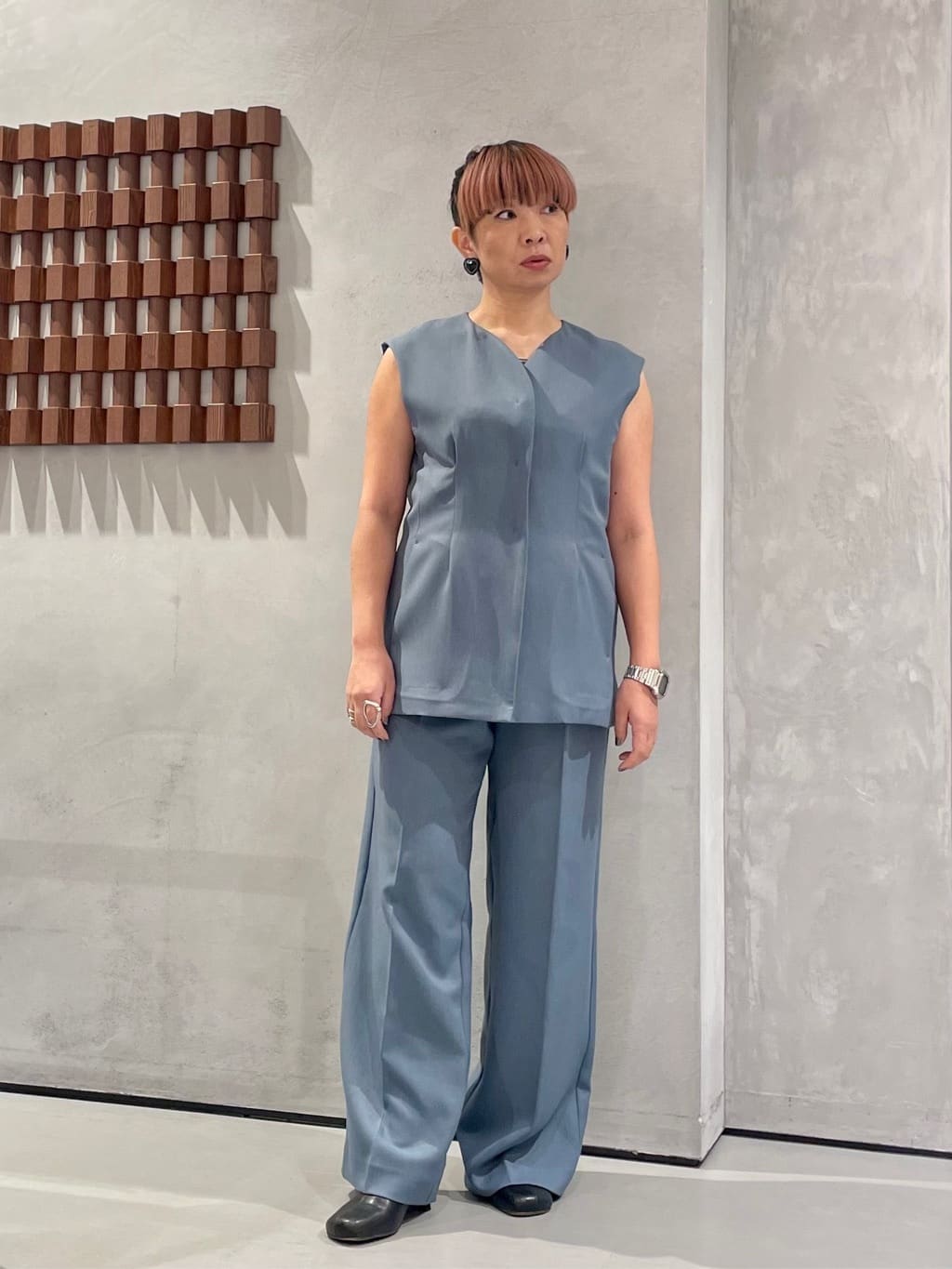 KOUさんの「INDIVI｜【セットアップ対応】ウーステッドライクジレジャケット」を使ったコーディネート
