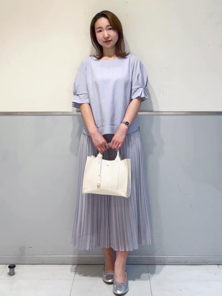 ミーさんの「index｜《8色展開／XS-LLサイズ》タックパフスリーブブラウス【洗濯機洗い可／吸水速乾／防シワ／抗ピル】」を使ったコーディネート