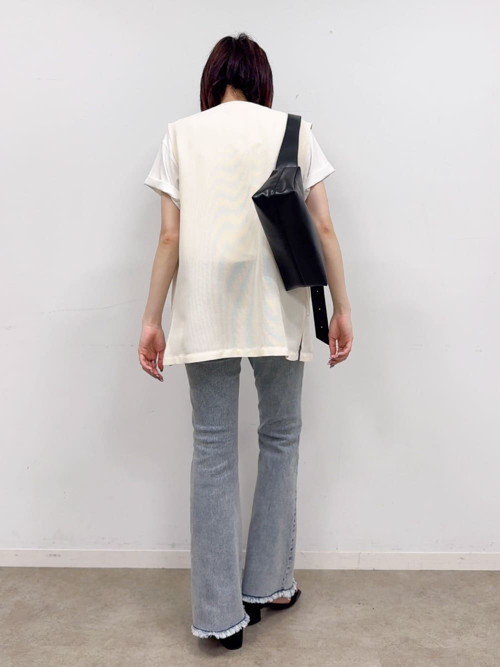 𝐜𝐡𝐢𝐤𝐚さんの「SHOO･LA･RUE｜【S-LL】夏のレイヤードコーデに さらりと着られるメッシュジレ」を使ったコーディネート