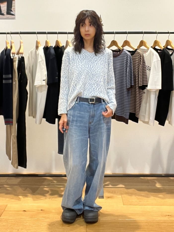 misaさんの「DRESSTERIOR｜ヴィンテージ加工ワイドデニムパンツ」を使ったコーディネート