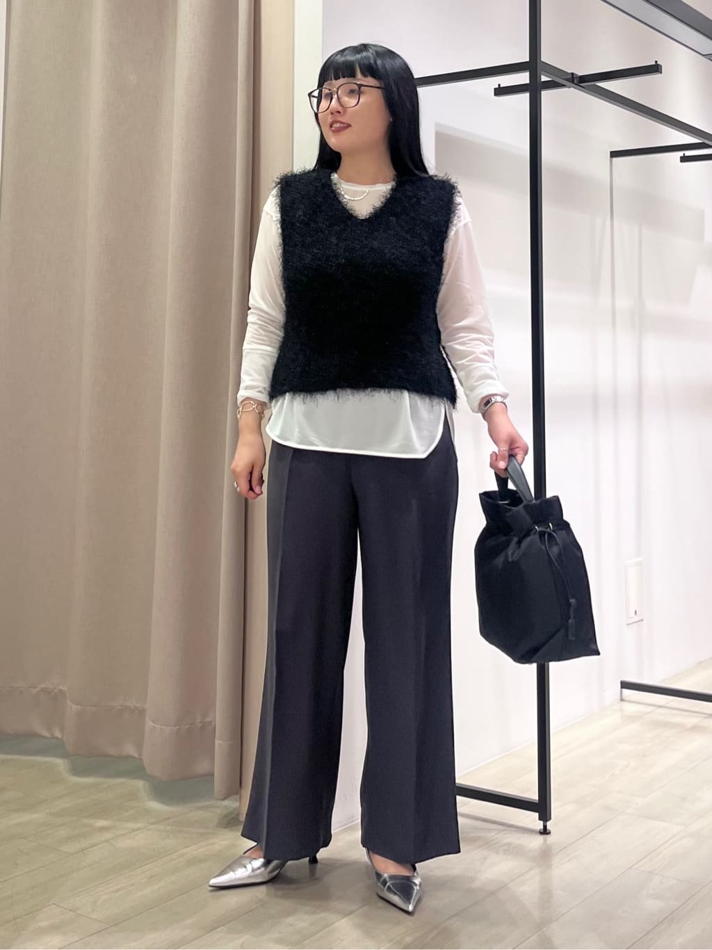 hasuさんの「INDIVI｜フェザーモールニットベスト」を使ったコーディネート