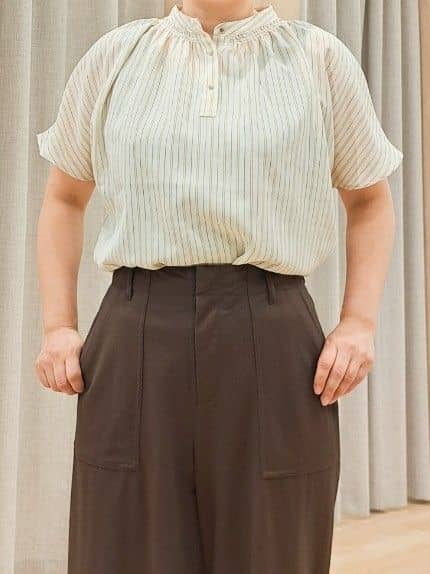 ふるさんの「grove｜【接触冷感】見た目はきちんと、着心地はらくちん クロップドベイカーパンツ」を使ったコーディネート