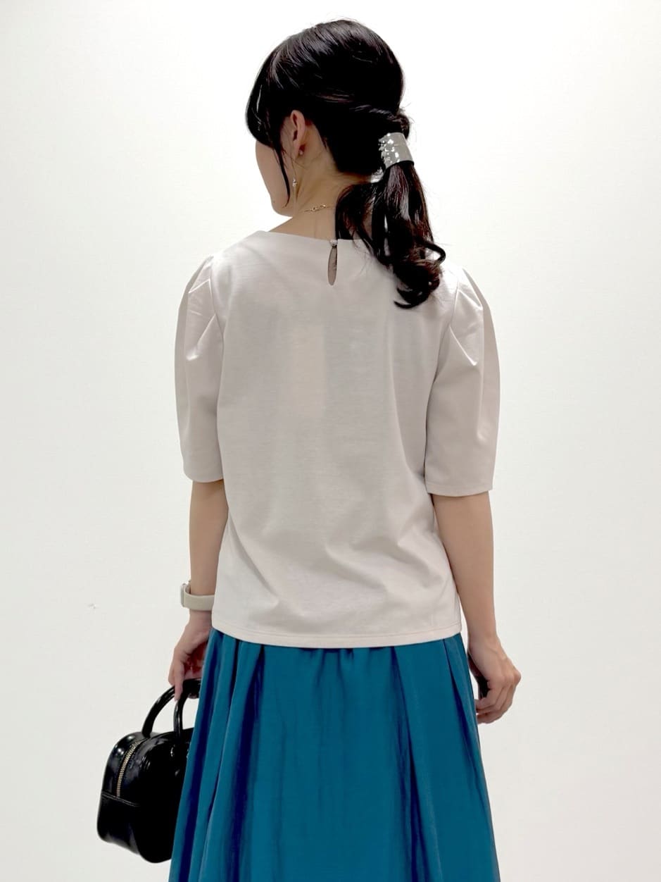 kozuさんの「index｜シアーギャザーフレアスカート【洗濯機洗い可】」を使ったコーディネート