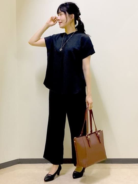  beni_gingerさんの「Reflect｜【E‐QUALITY／ウエスト総ゴム／セットアップ／単品使いOK◎】ブラウス＋ストレートパンツセット」を使ったコーディネート