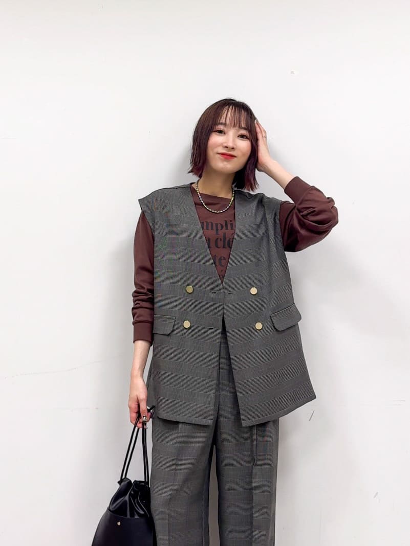 𝐜𝐡𝐢𝐤𝐚さんの「SHOO･LA･RUE｜グラフィックアソート ベーシックロンT」を使ったコーディネート