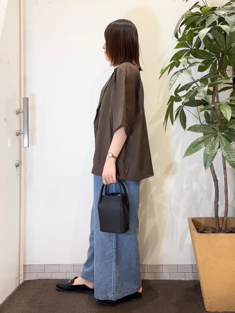 宗形さんの「SHOO･LA･RUE｜【セットアップ可/S-LL】リボン付き イージーワイドデニムパンツ」を使ったコーディネート