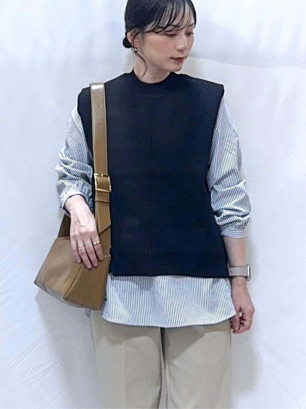 𝐇𝐢𝐫𝐨𝐦𝐢さんの「SHOO･LA･RUE｜【洗濯機可/S-3L/美脚シルエット】通勤・セレモニーにも　きちんと見えする ソフトスティックパンツ」を使ったコーディネート