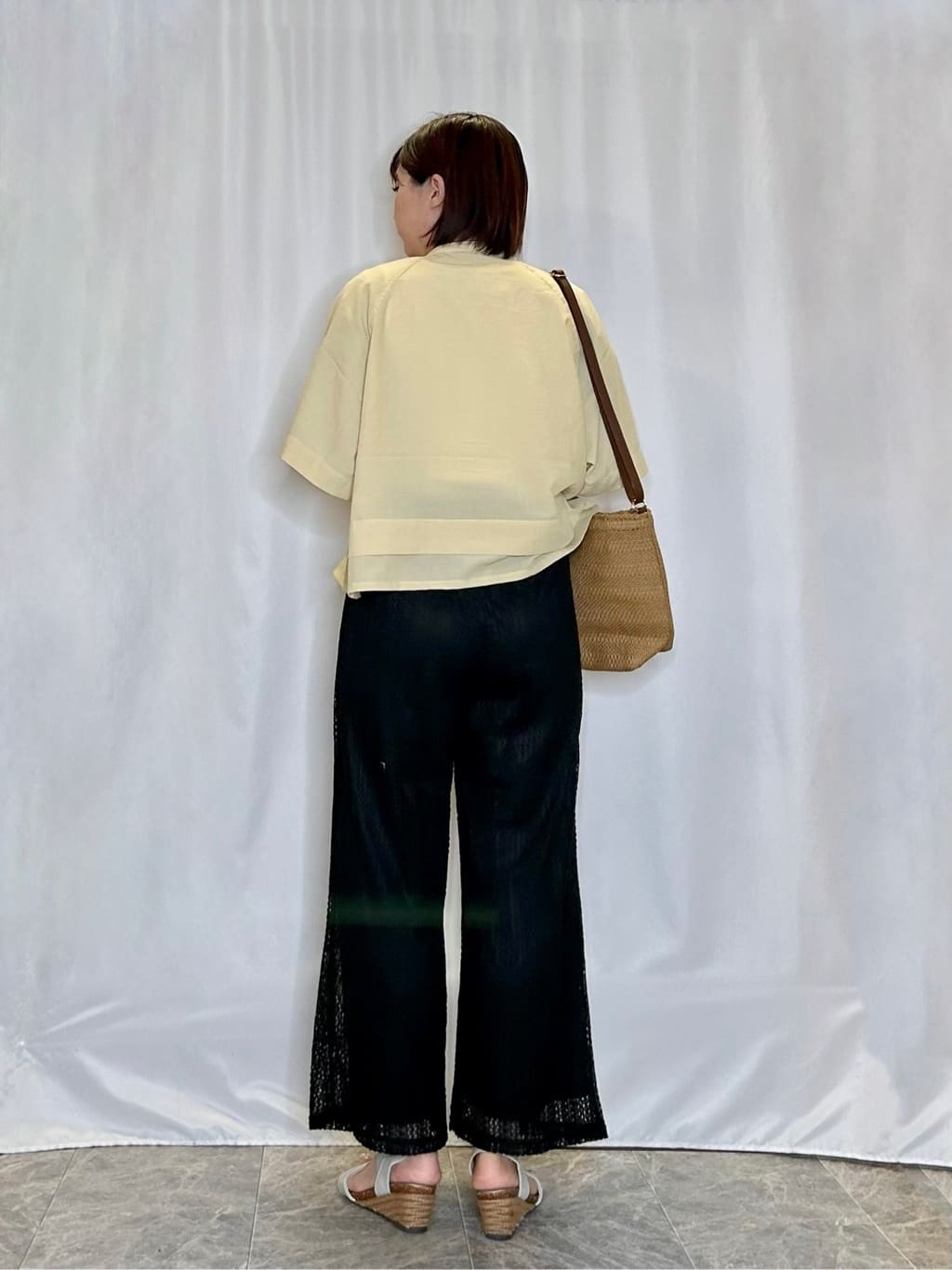 ネリさんの「SHOO･LA･RUE｜【洗濯後しわになりにくい/UV/吸水速乾】大人きれいな バンドカラーシャツ」を使ったコーディネート