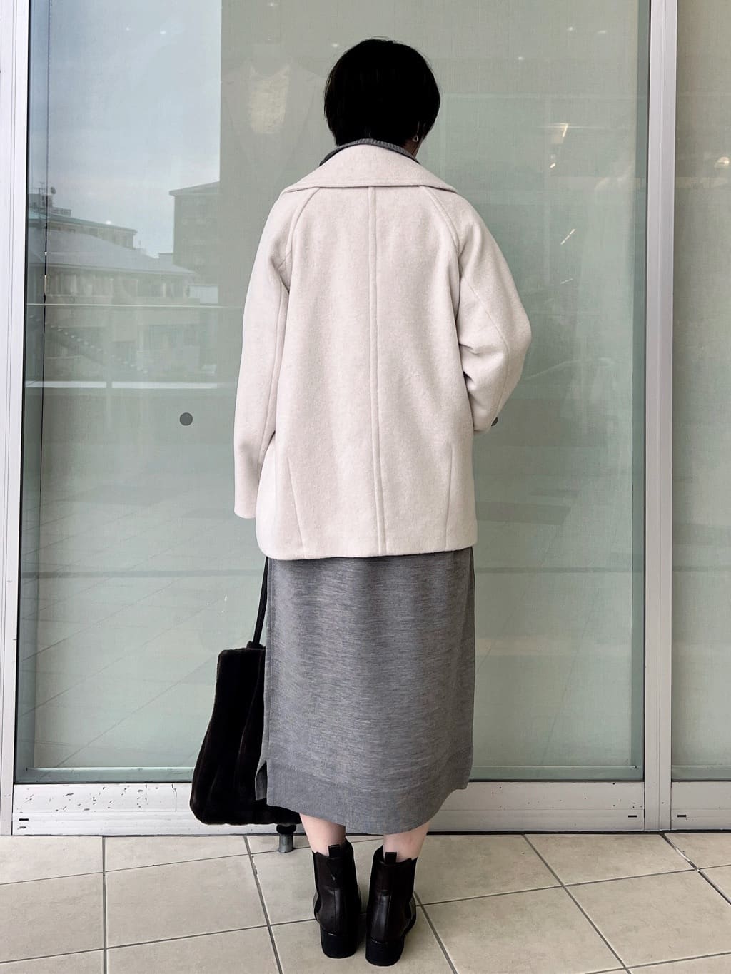 yo-koさんの「OPAQUE.CLIP｜カシミヤブレンドウールミドルピーコート」を使ったコーディネート