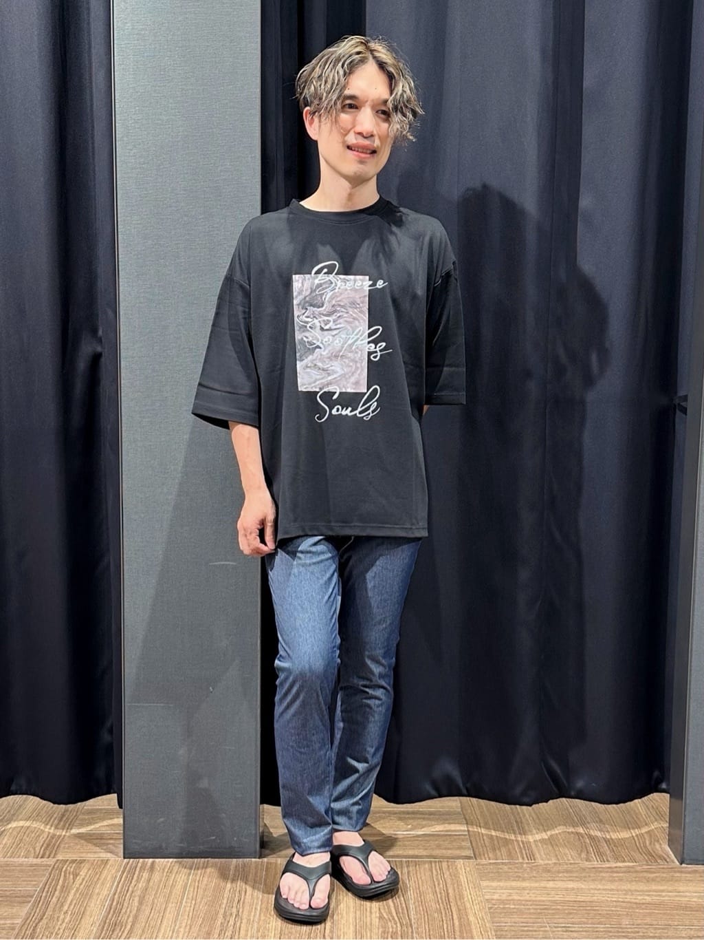 tomoyaさんの「THE SHOP TK｜サフィアーノミニサコッシュ」を使ったコーディネート