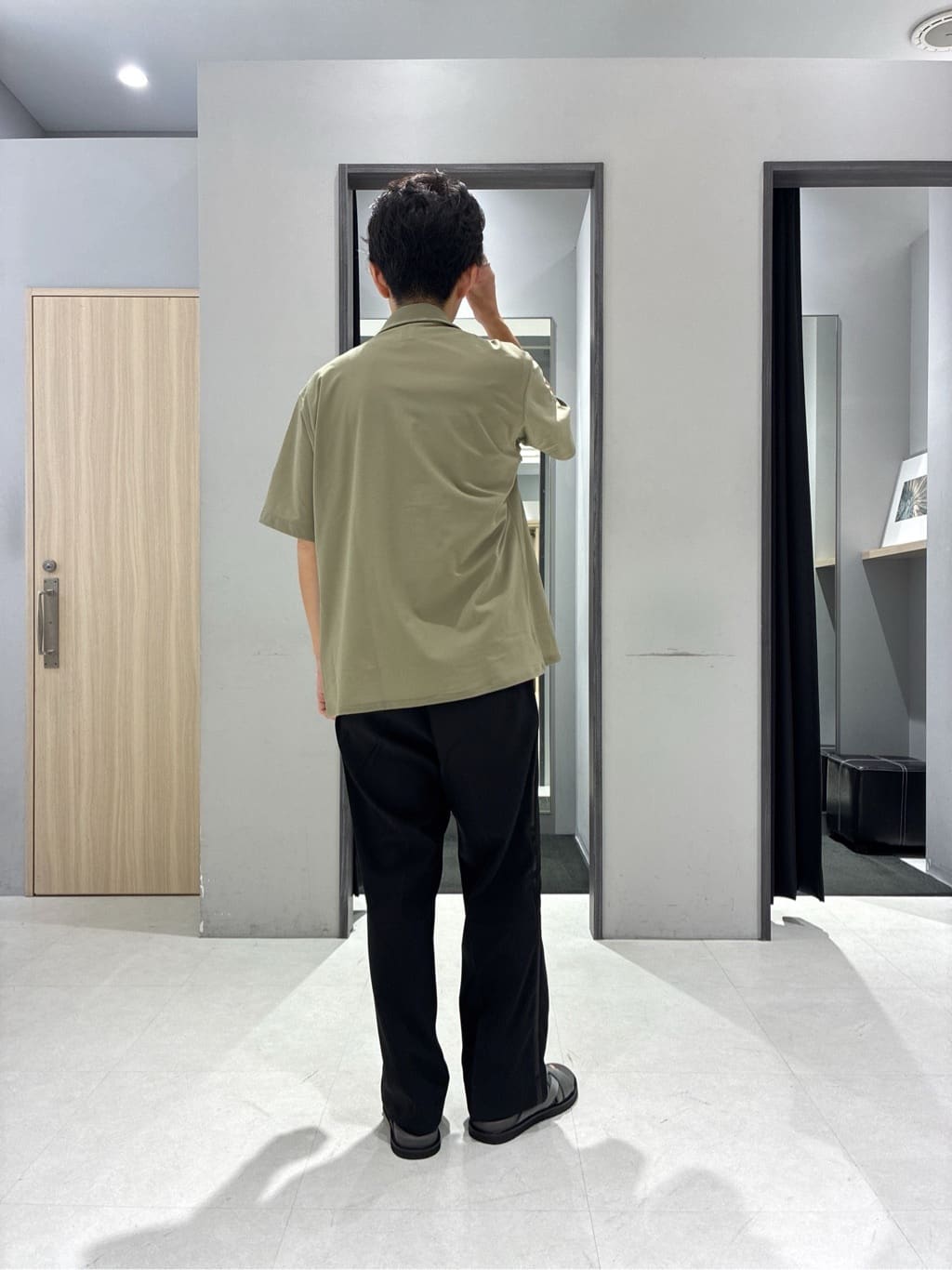 わいずみさんの「TAKEO KIKUCHI｜【COOL CITY WEAR】エアートール オープンカラーシャツ /接触冷感・通気性」を使ったコーディネート