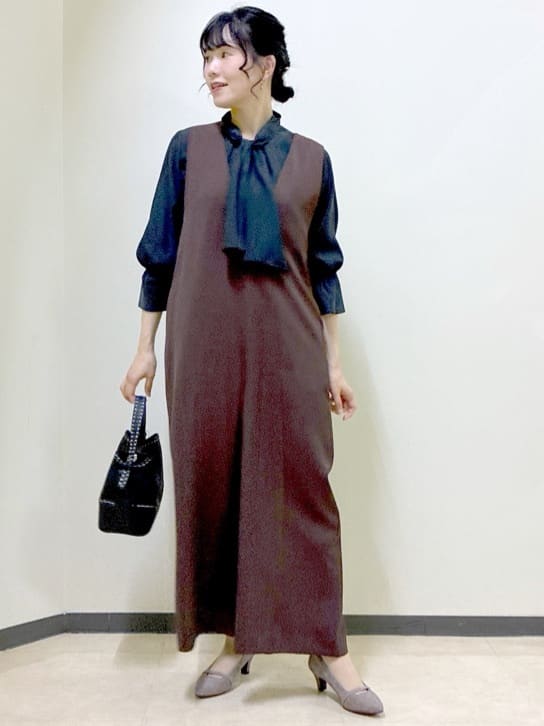  beni_gingerさんの「Reflect｜【キレイめスタイル／通勤におすすめ◎】ボウタイシャンブレーカラーブラウス」を使ったコーディネート