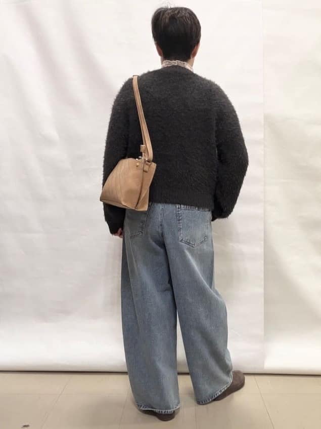 なっちゃんさんの「SHOO･LA･RUE｜ふんわり柔らか ロゴフェザーニット」を使ったコーディネート