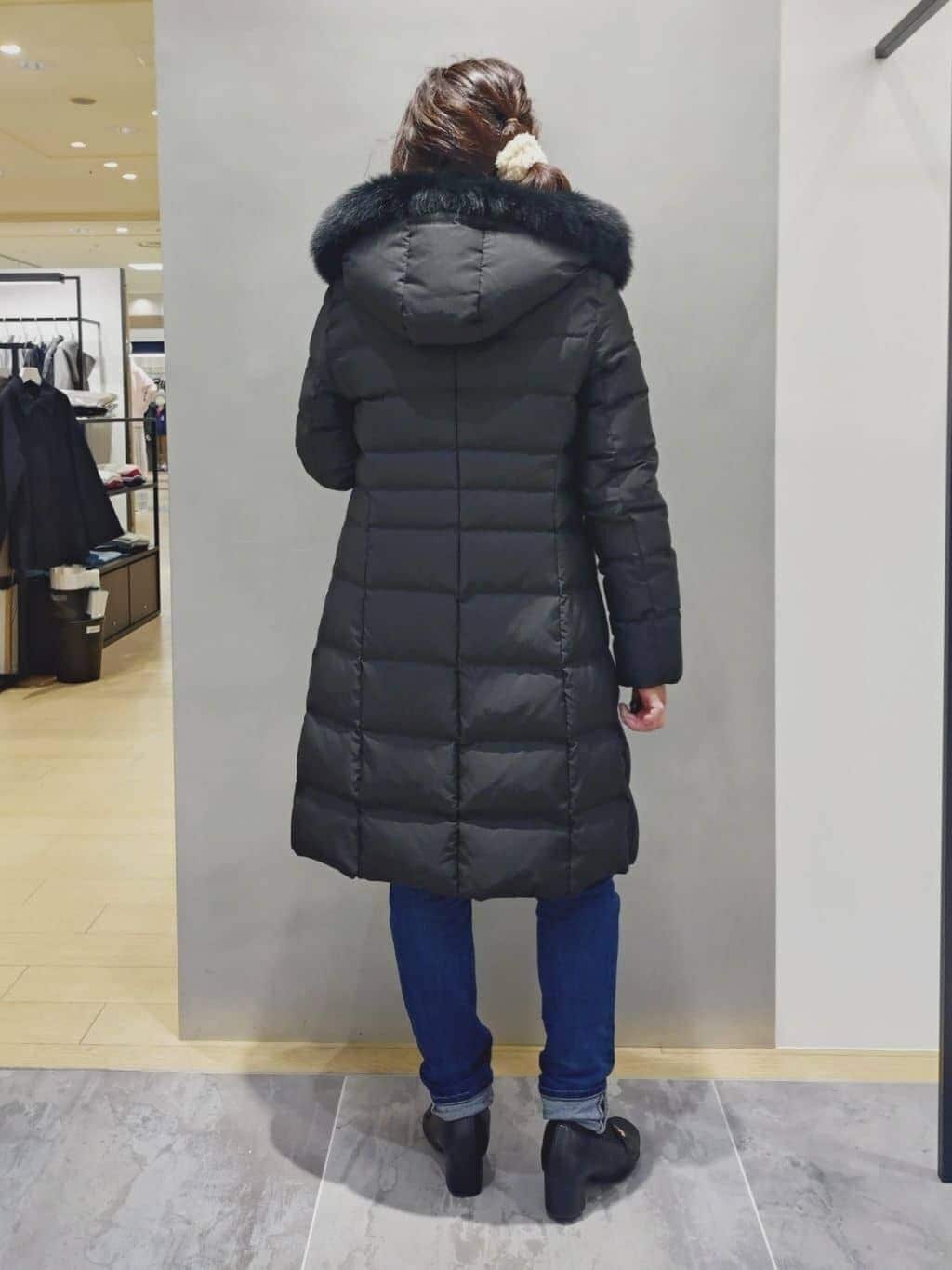 TOMOMIさんの「INDIVI｜【通年活躍！褒められデニム】スキニー デニムパンツ」を使ったコーディネート