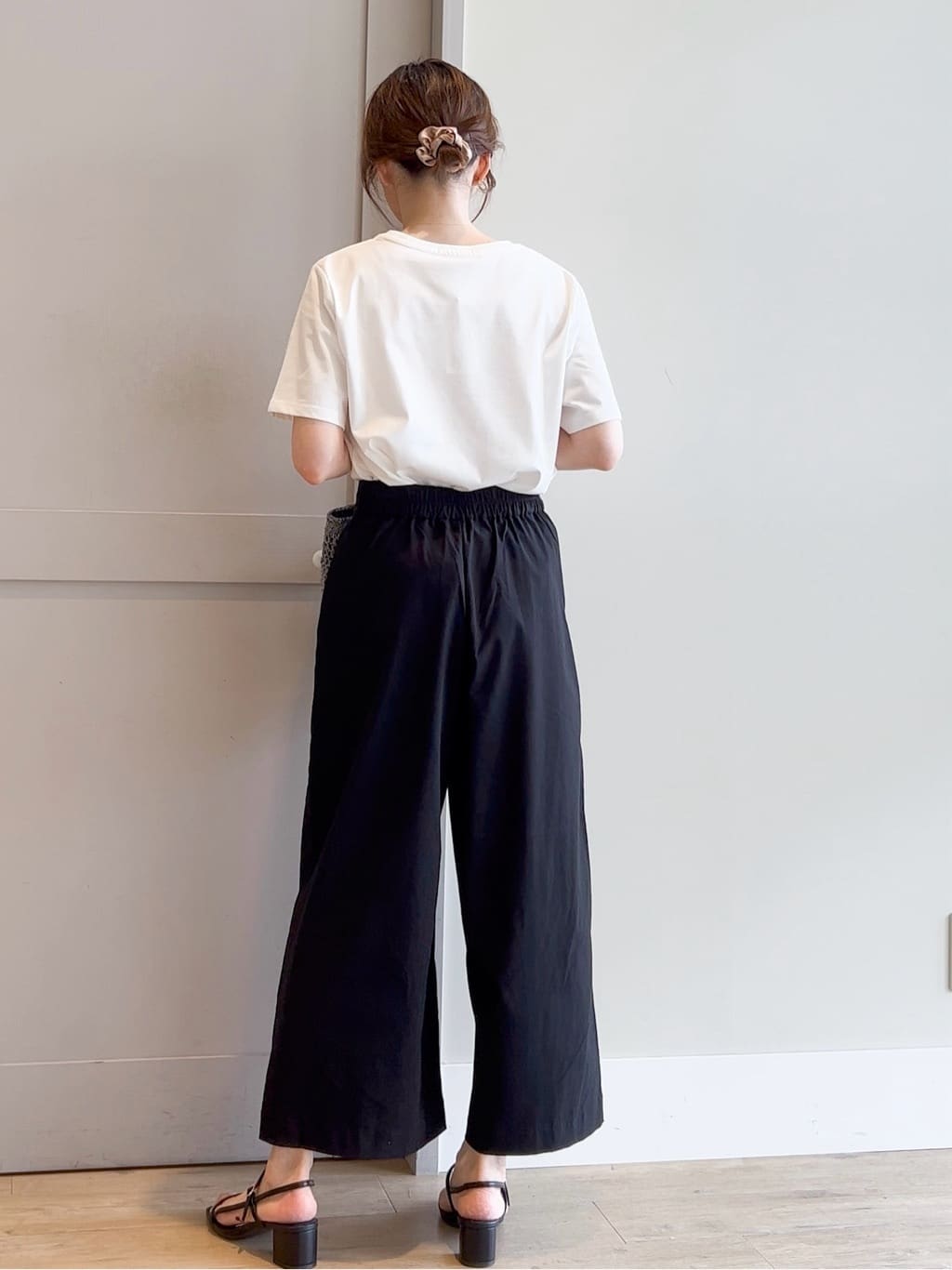 yamakoさんの「grove｜サマーハイパーストレッチワイドパンツ」を使ったコーディネート
