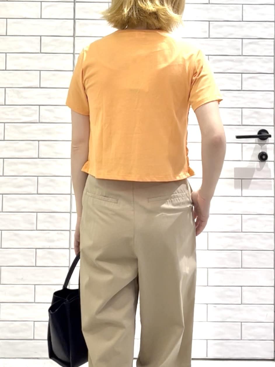 しおりさんの「OPAQUE.CLIP｜カーブタックパンツ【洗濯機洗い可】」を使ったコーディネート